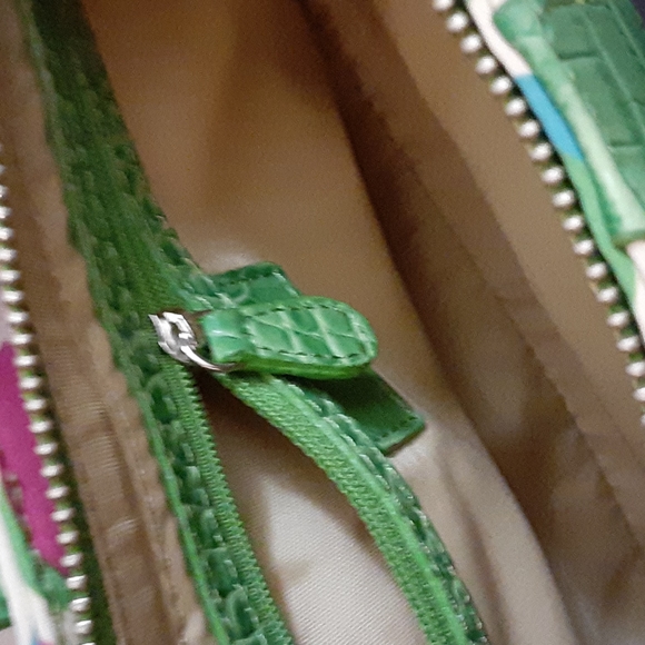 "BCBG" Paris Hand bag - Picture 5 of 10